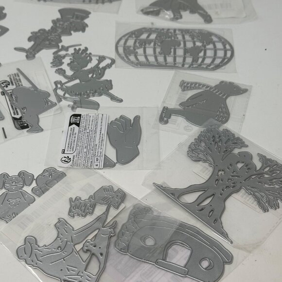 20 Thinlits Die Cuts Bundle Random Mix Characters Animals Holiday Scrapbooking - Picture 4 of 12